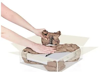 Sınırlı alanlarda verimli çalışan PadPak CC kompakt kağıt yastıklama makinesi endüstriyel kullanım